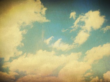 Bulutlu gökyüzünün retro resmi