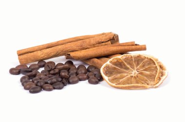 Tarçın, limon ve kahve çekirdekleri