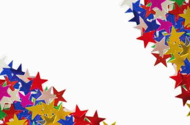 beyaz arkaplanda renkli yıldızlar