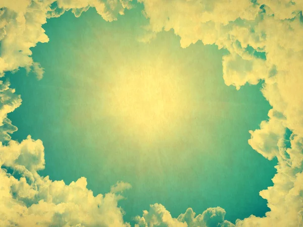 Nuvens no céu azul em estilo retro . — Fotografia de Stock