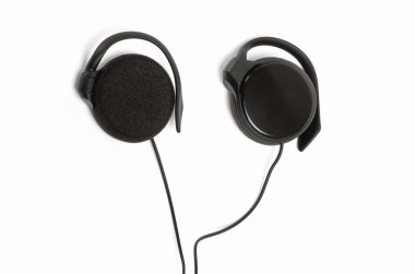 Kulaklıklar beyaza izole edilmiş