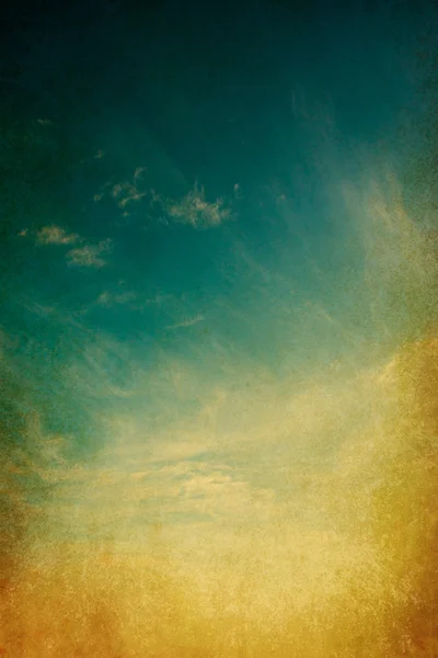 Wolken in blauwe hemel in retro stijl. — Stockfoto