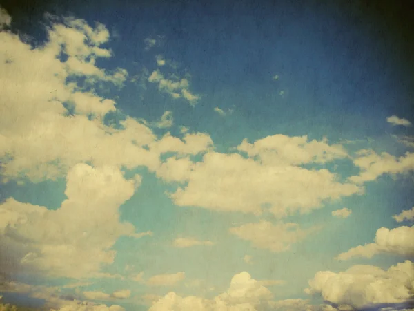 Cielo azul retro con nubes —  Fotos de Stock