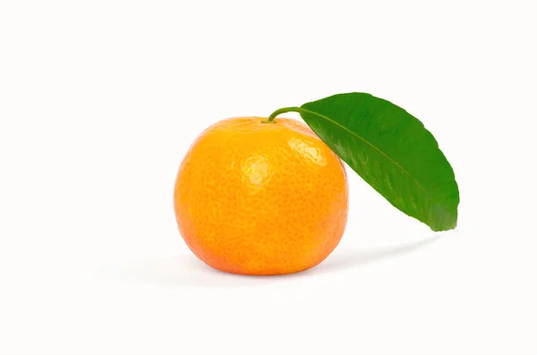 Tangerine with green leaves — Stock Photo, Image