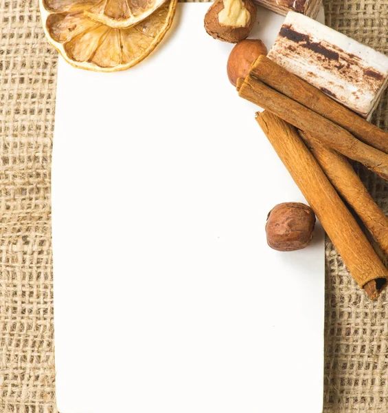 Papper, kaffebönor, kanel, citron, — Stockfoto