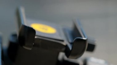 5G ücretsiz kablosuz scooter kiralama parkı. Şehir kullanılabilir e-board tekme scooter 'ları.