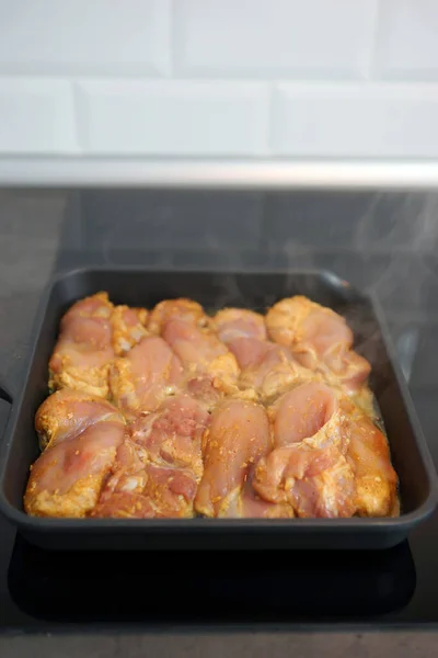 Spiced Chicken Thighs Grill Pan — Stock Photo, Image