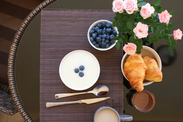 Breakfast on the table — Stock Photo, Image