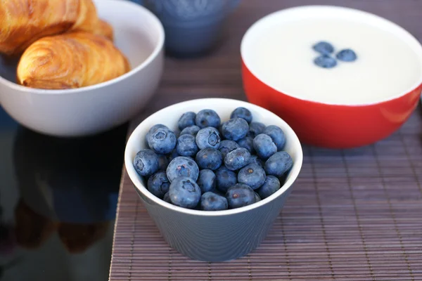 Breakfast on the table — Stock Photo, Image