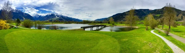 山とゴルフ リゾート — ストック写真
