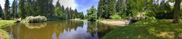 Přírodní panorama jezera — Stock fotografie