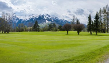 Dağları'nda Golf Sahası