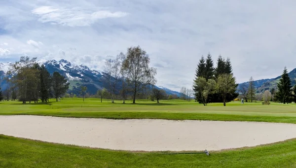 Campo de golf en las montañas —  Fotos de Stock