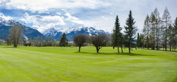 Campo da golf in montagna — Foto Stock