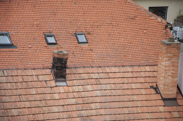 Vue sur les toits des maisons — Photo