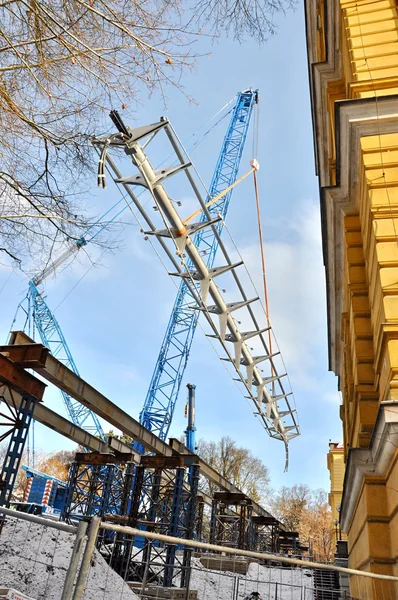 Building a bridge — Stock Photo, Image