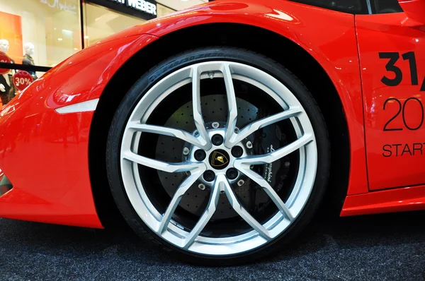 Wheel of lamborghini — Stock Photo, Image