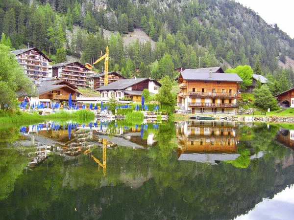 Chata v Alpách — Stock fotografie