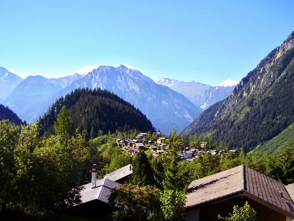 Alpen chalet — Stockfoto