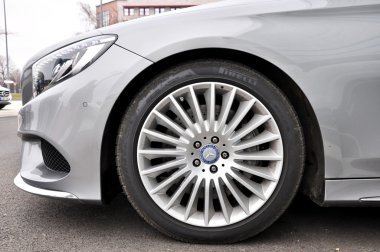 pahalı araba tekerlek