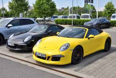 Black and Yellow Porsche 911 Carrera 4 GTS