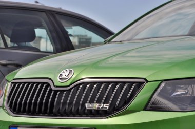 Green Skoda Octavia RS