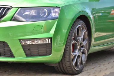 Green Skoda Octavia RS