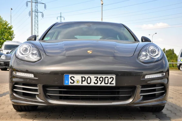 Porsche Panamera — Photo