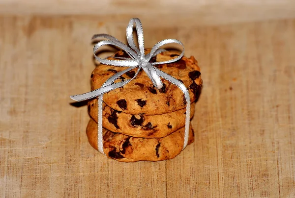 Biscoitos de chocolate no fundo — Fotografia de Stock