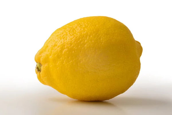 Лимонний Шматок Білій Основі Білий Ізольований Фон Горизонтальна Композиція — стокове фото