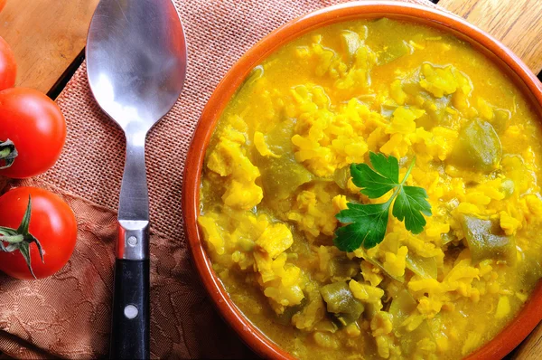 Caldo casero arroz con frijoles verdes vista superior —  Fotos de Stock