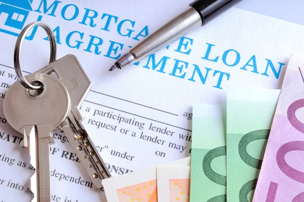 Payment and receipt of keys and mortgage loan agreement — Stock Photo, Image