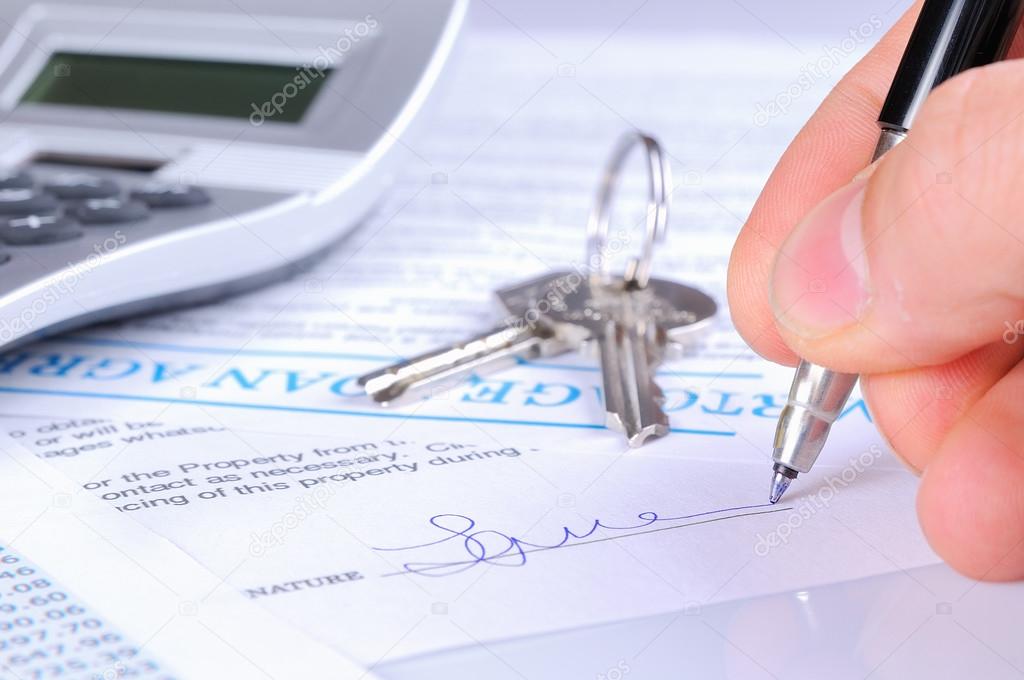 Signing the mortgage contract to delivery of keys with calculato