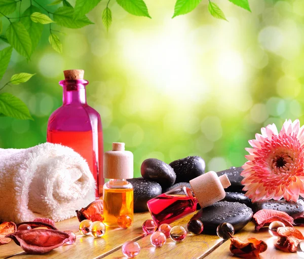 Containers and oil balls and essences for body care. — Stock Photo, Image