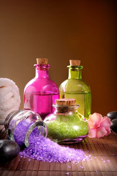 Bath salts and body oil vertical composition — Stock Photo, Image