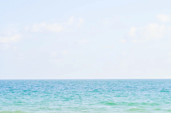 sea, sky and could background