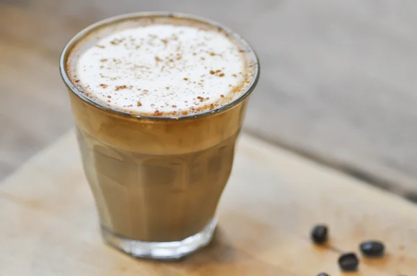 Üveg-ból forró cappuccino — Stock Fotó