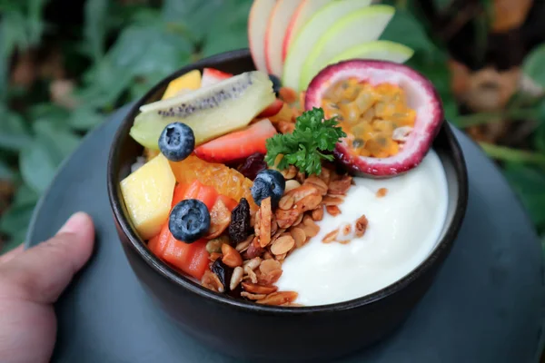Ciotola Frullato Yogurt Con Guarnizione Frutta Servire — Foto Stock