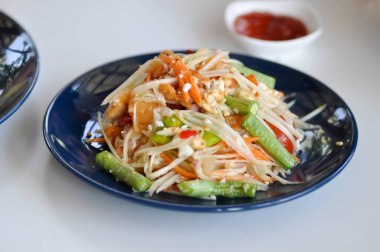 Papaya salatası veya baharatlı salata, Som Tam