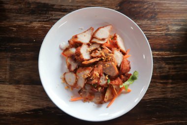 Domuz eti, domuz eti, kızarmış domuz ya da sarımsaklı domuz eti.