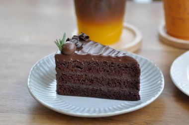 çikolatalı kek veya katlı kek veya browni