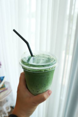 Buzlu çay, buzlu kibrit ya da kibrit yeşil çay.