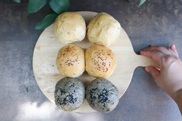 Semmeln Oder Sesambrötchen Vollkornbrötchen Mit Sesambelag — Stockfoto