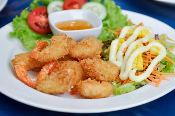 deep fried shrimp, fried shrimp or shrimp salad with dip