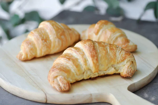 Croissant Französisches Croissant Oder Französisches Brot Zum Servieren — Stockfoto