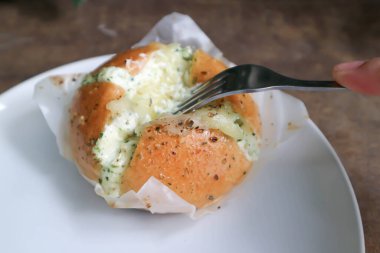 Peynirli çörek, mozzarella peynirli çörek ya da peynirli çörek