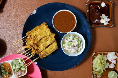 Satay ya da domuz eti, soslu ızgara domuz eti.