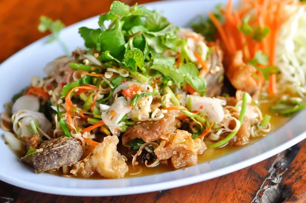 Salad Pedas Atau Salad Babi Salad Ikan Goreng Atau Salad — Stok Foto