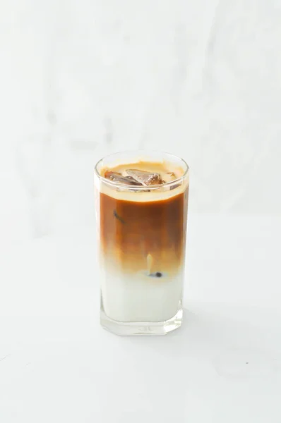Koffie Ijskoffie Iced Latte Koffie Iced Mokka Koffie Witte Achtergrond — Stockfoto