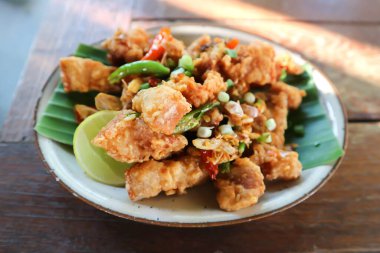 Kızarmış domuz eti, kızarmış domuz ya da kızarmış domuz eti.